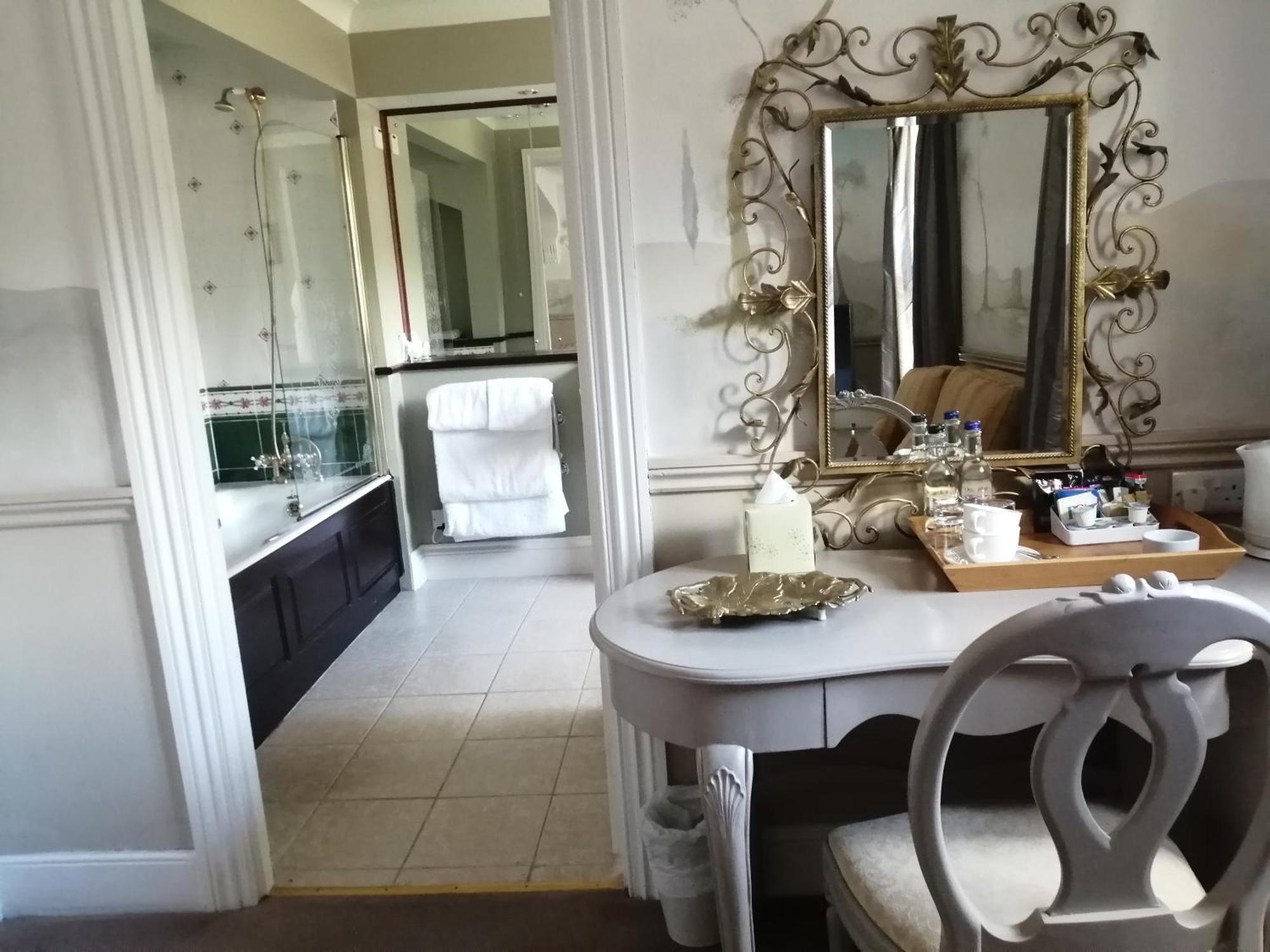 The Lake Country House Hotel & Spa Llangammarch Wells Exteriör bild